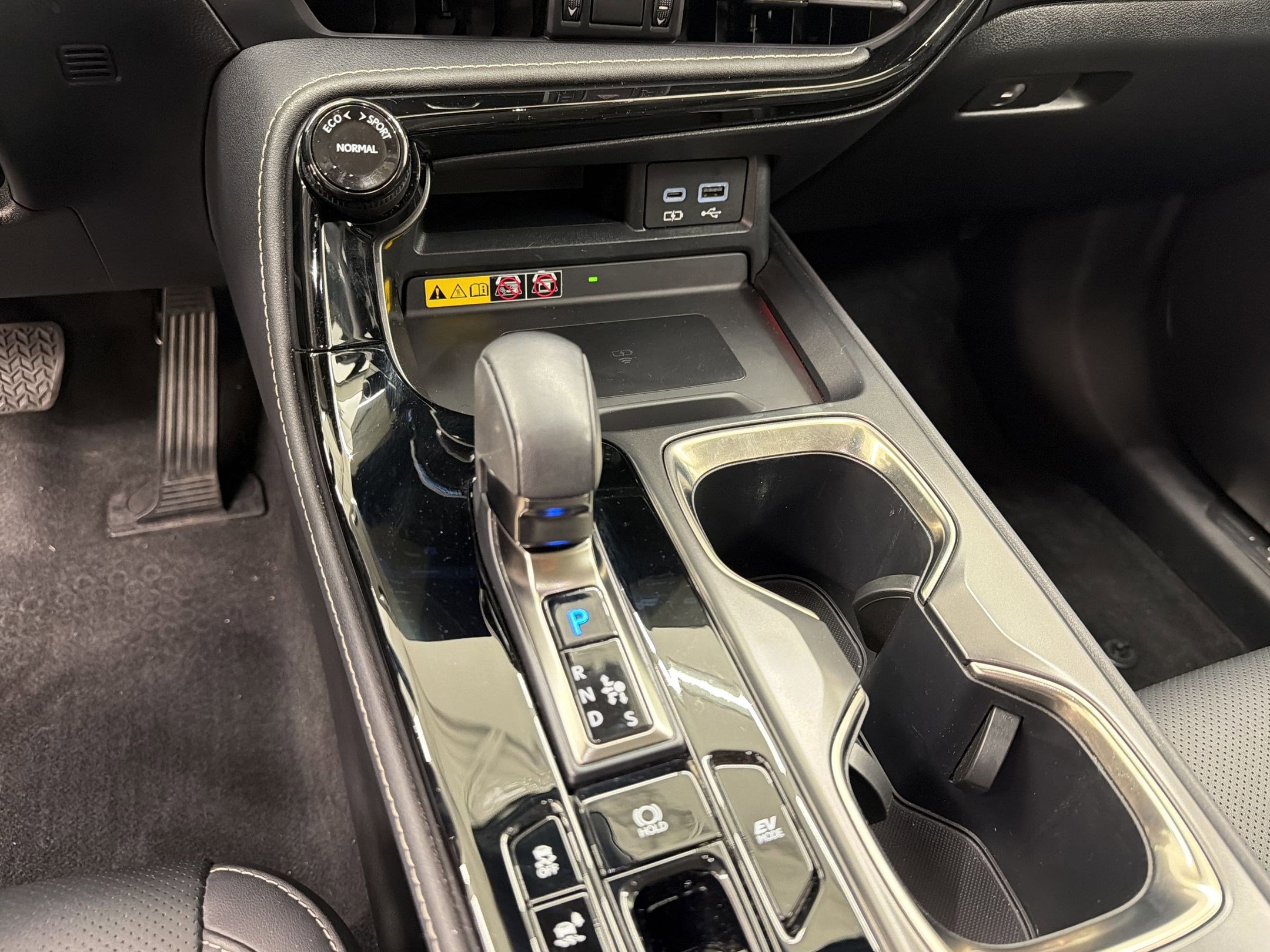 Used 2024 Lexus NX 350h AWD image 18