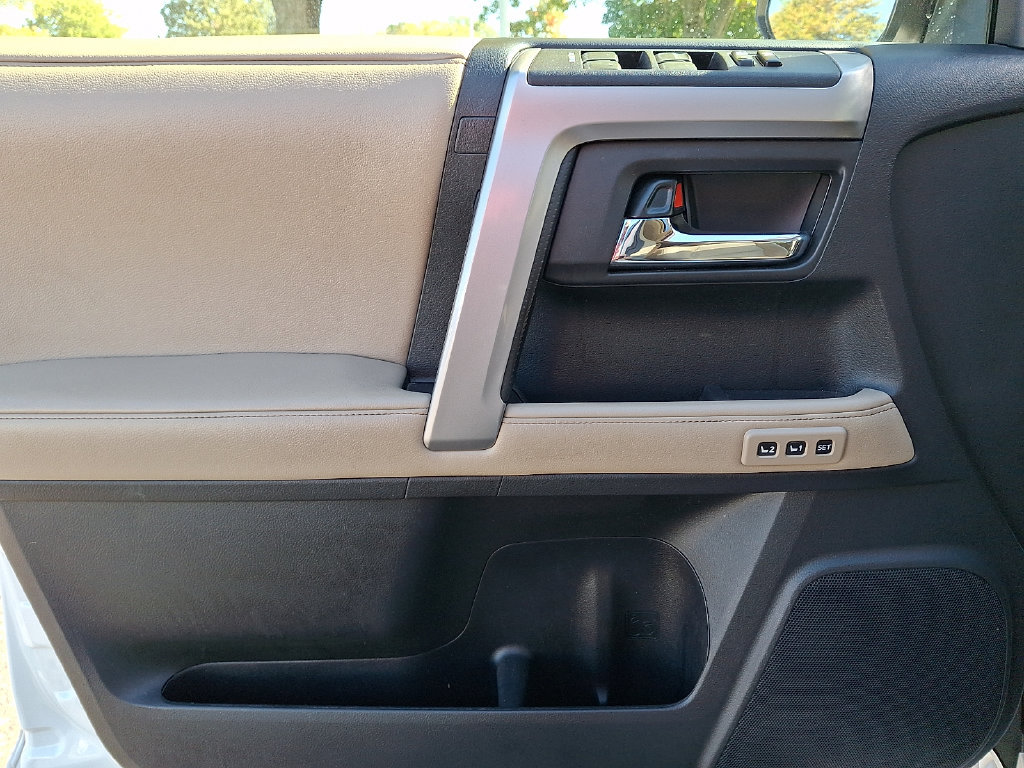 Used 2014 Toyota 4Runner Limited AWD/4WD image 15