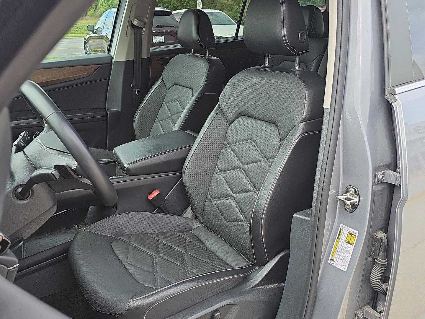 Used 2024 Volkswagen Atlas SE AWD/4WD image 43