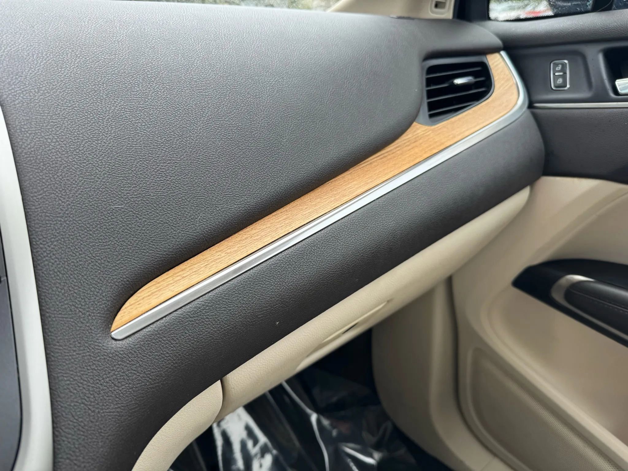 Used 2015 Lincoln MKC AWD w/ Equipment Group 101A Select image 21