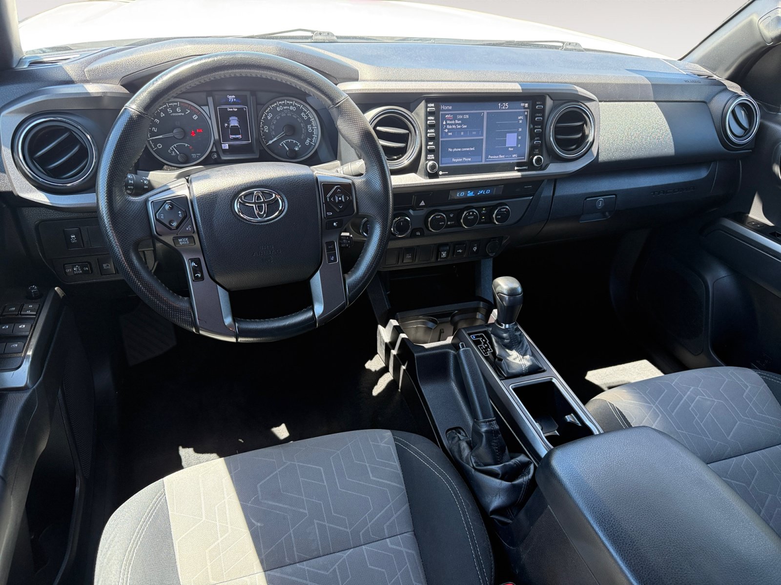 Used 2023 Toyota Tacoma TRD Off-Road w/ Black Out Package (TMS) AWD/4WD image 15
