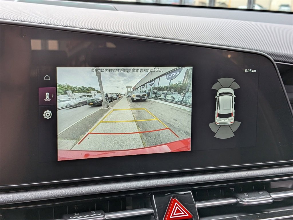 Used 2024 Kia Niro SX Touring image 20