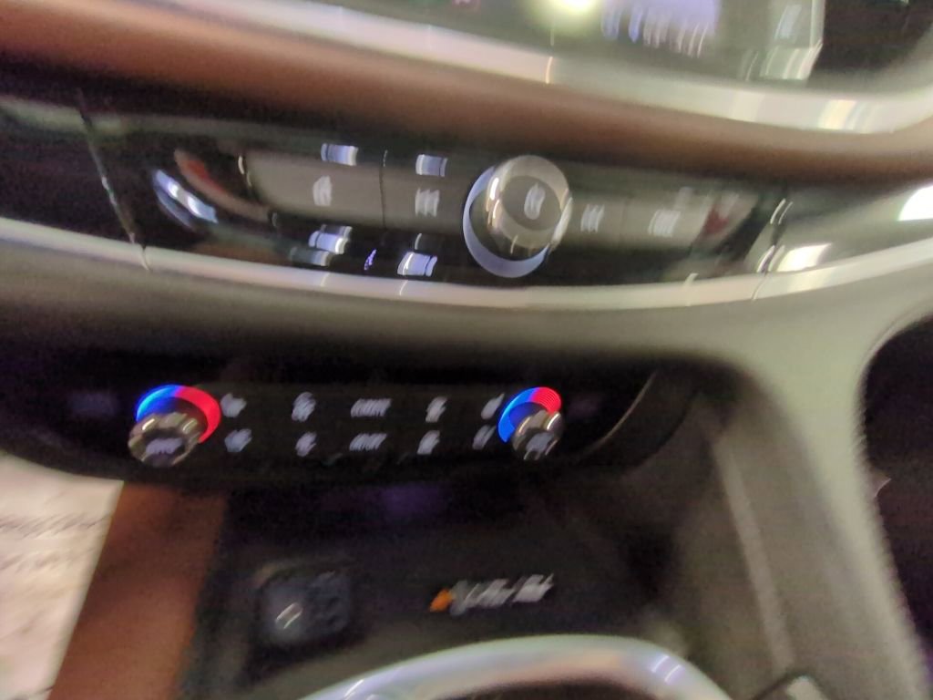 Used 2020 Buick Enclave Avenir w/ Avenir Technology Package image 19
