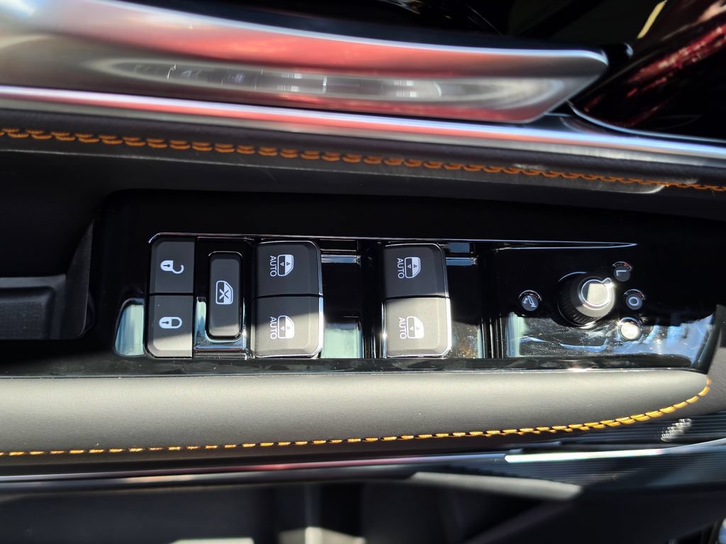 New 2026 Jeep Grand Wagoneer Summit AWD/4WD image 14