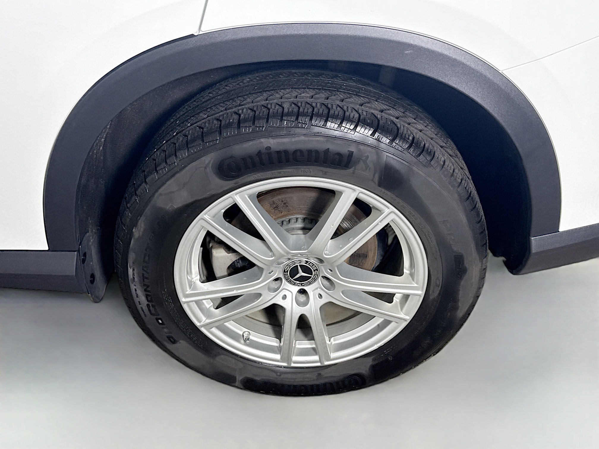 Used 2023 Mercedes-Benz GLC 300 4MATIC w/ Exclusive Trim Package image 37