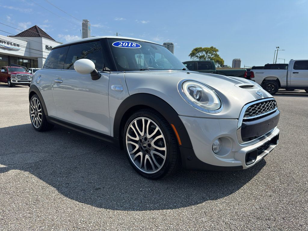 Used 2018 MINI Cooper S FWD image 2