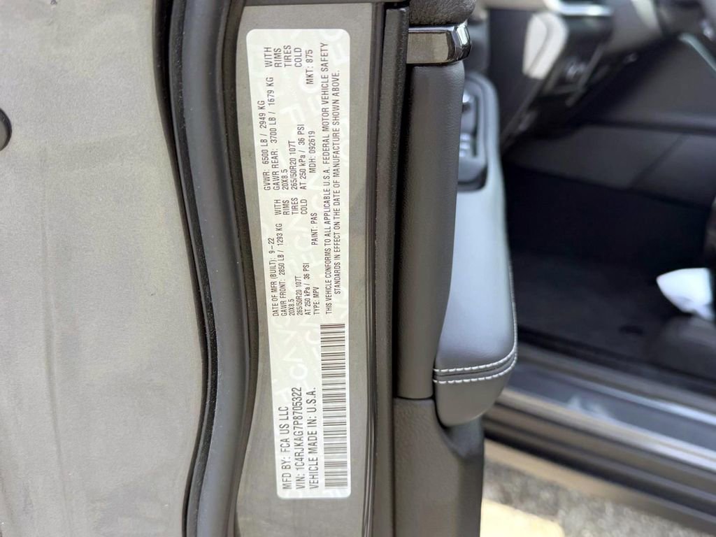 Certified 2023 Jeep Grand Cherokee L Laredo image 18