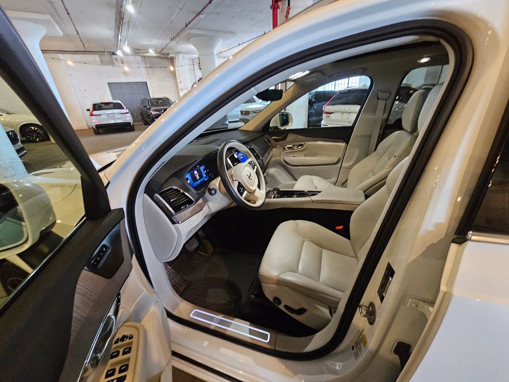Certified 2023 Volvo XC90 B6 Plus w/ Protection Package image 19