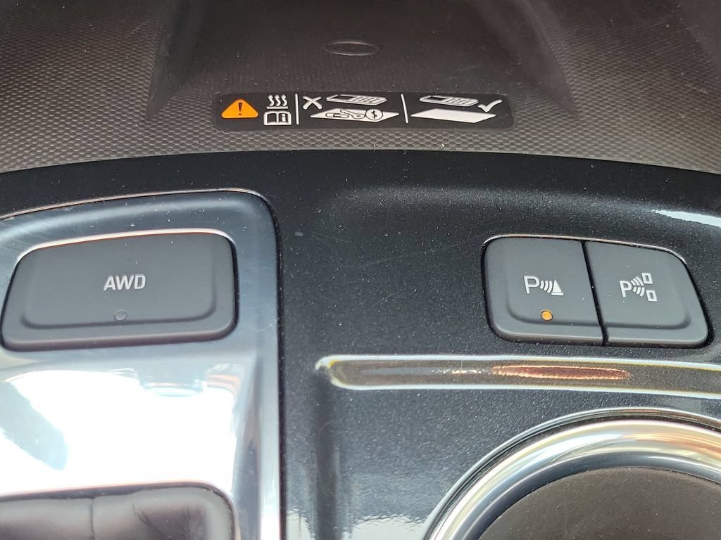 Used 2022 Chevrolet Equinox Premier AWD/4WD image 32