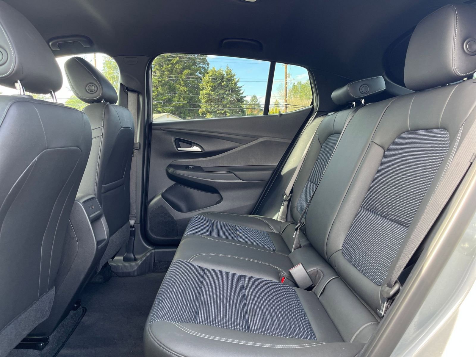Used 2025 Buick Envista Preferred image 24