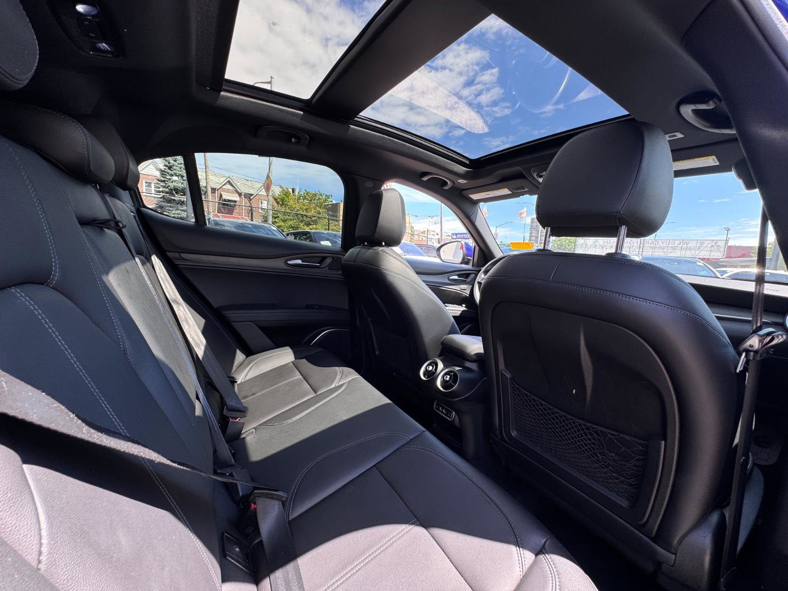 Used 2022 Alfa Romeo Stelvio Ti image 27