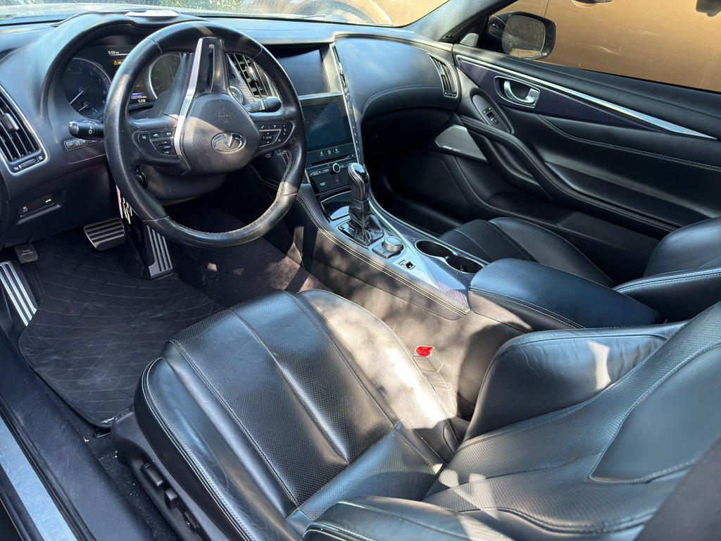 Used 2017 INFINITI Q60 Red Sport 400 RWD image 5