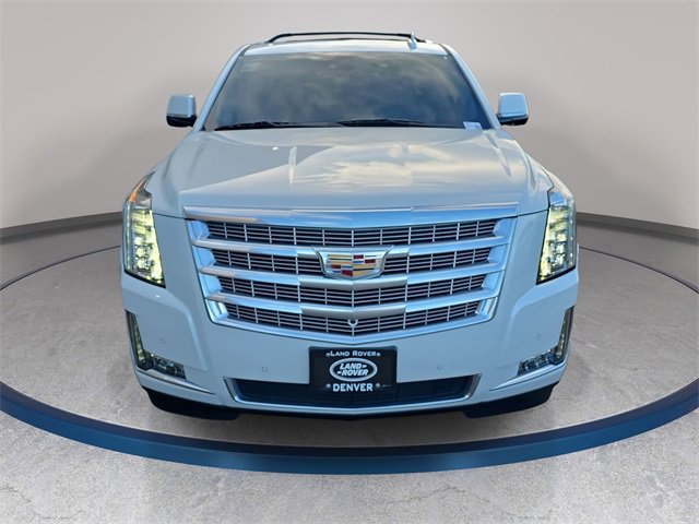 Used 2020 Cadillac Escalade Luxury w/ LPO, Radiant Package image 3