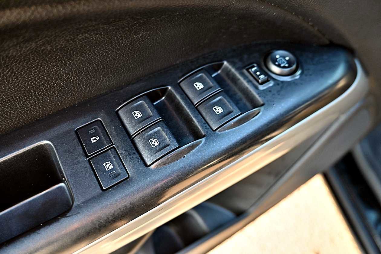 Used 2015 Chevrolet Colorado LT w/ LT Convenience Package image 16