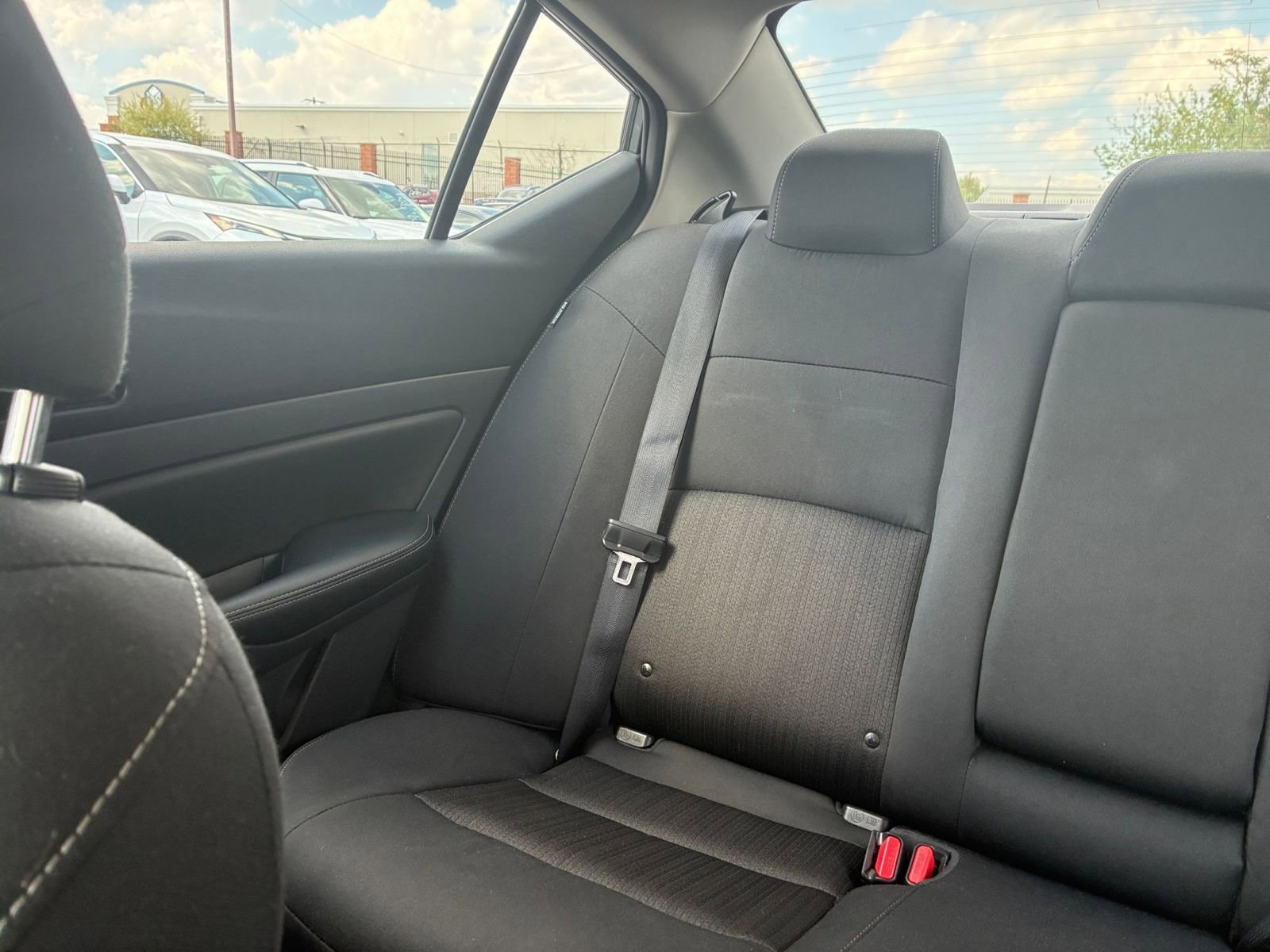 Used 2025 Nissan Altima 2.5 SV FWD image 34