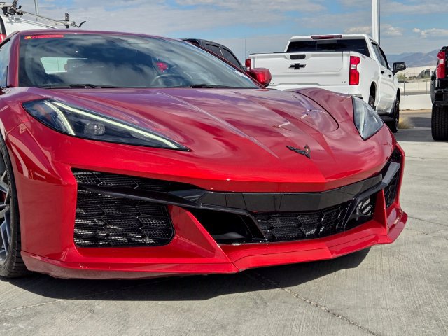 Used 2025 Chevrolet Corvette Z06 RWD image 8