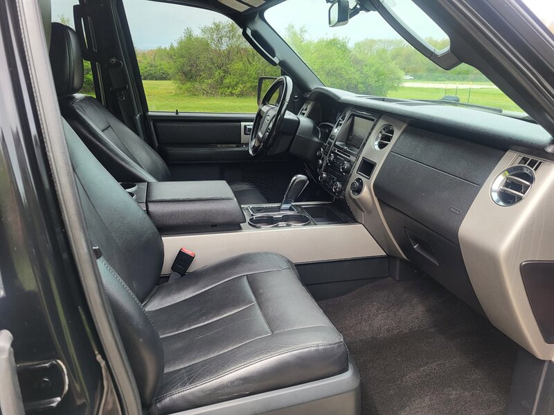Used 2015 Ford Expedition Limited w/ Equipment Group 301A AWD/4WD image 12