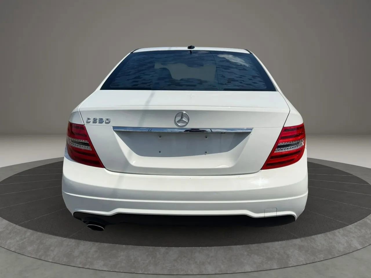 Used 2012 Mercedes-Benz C 250 Sedan image 8