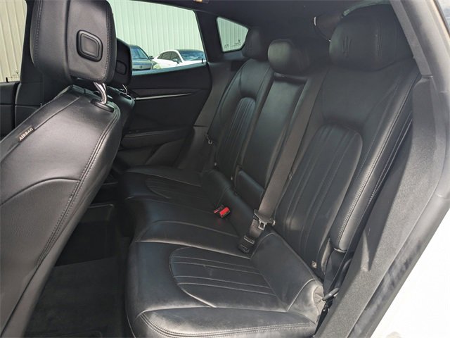 Used 2019 Maserati Levante image 14