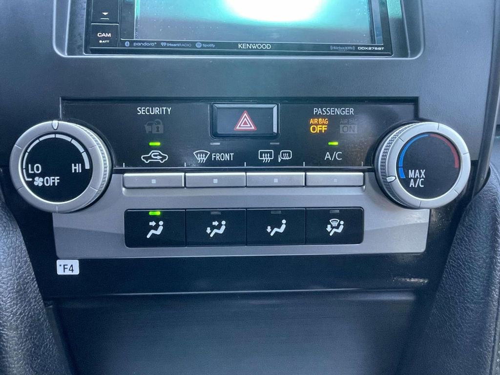 Used 2014 Toyota Camry SE image 36