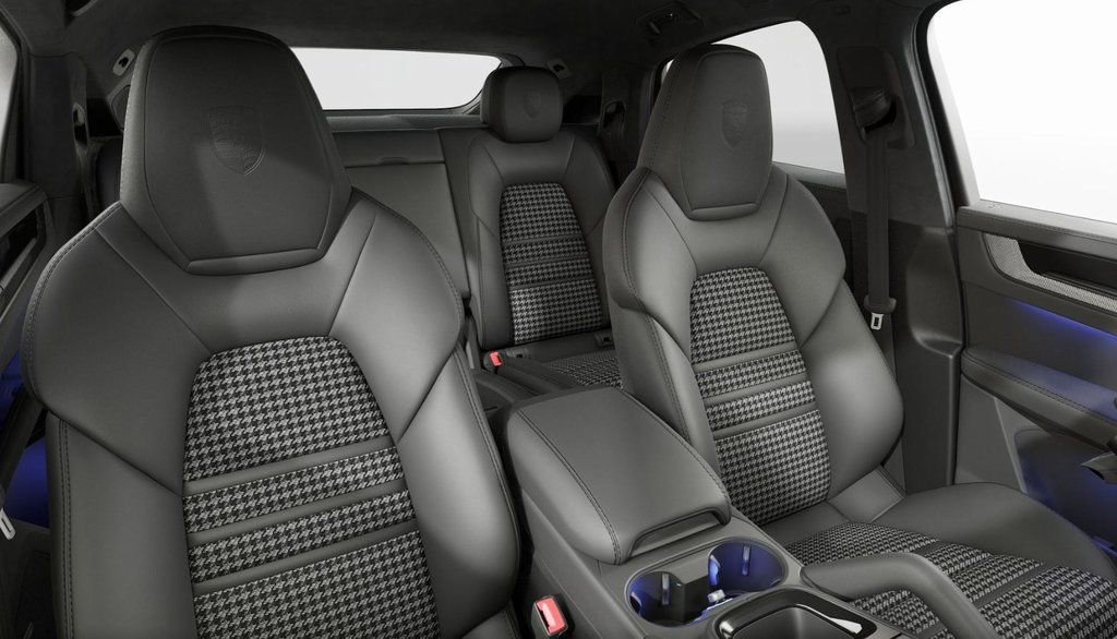 New 2026 Porsche Cayenne GTS AWD/4WD image 4