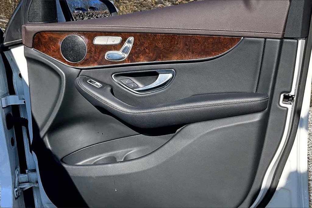 Used 2018 Mercedes-Benz GLC 300 4MATIC image 21