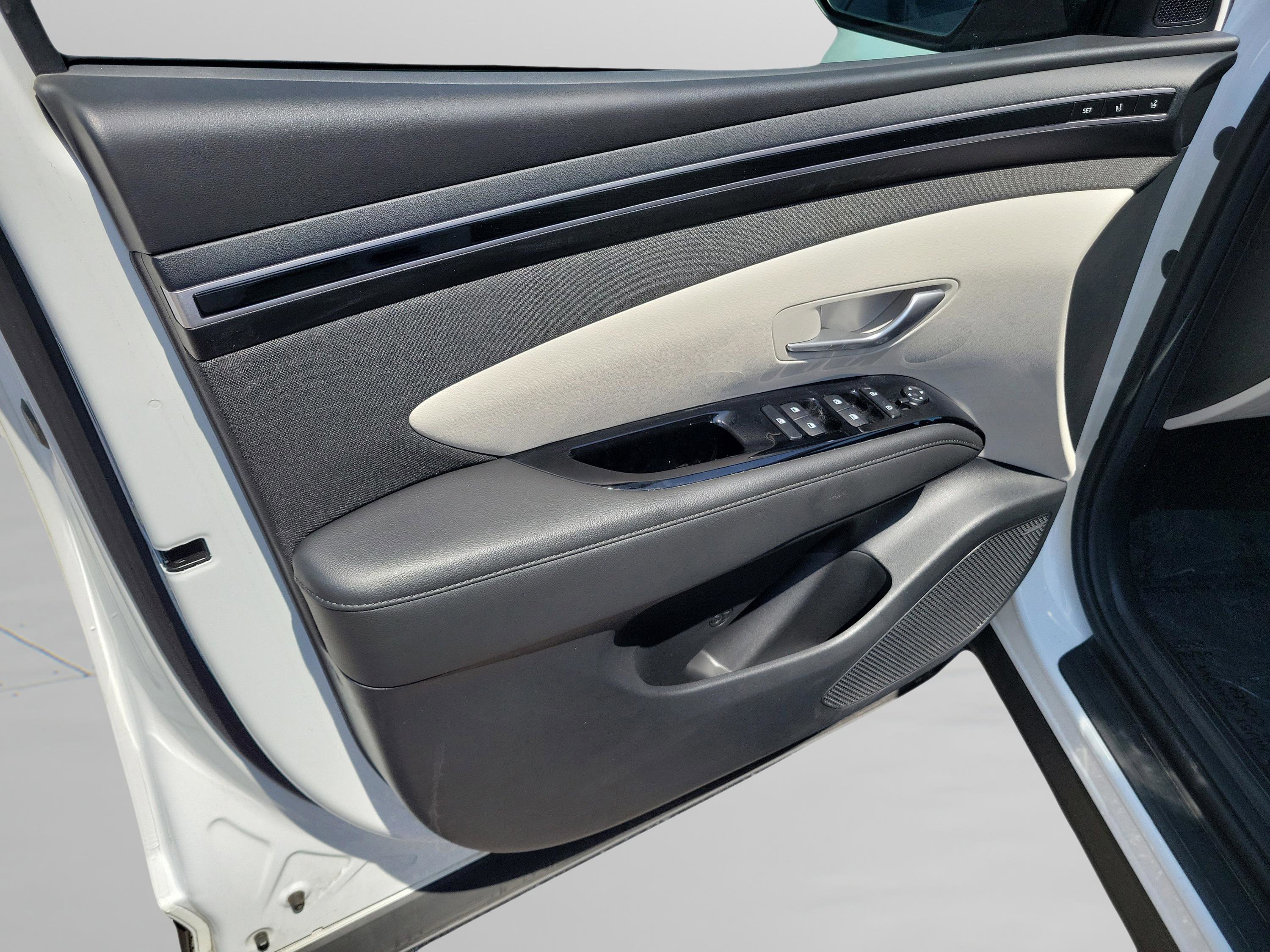 Certified 2023 Hyundai Tucson Limited AWD/4WD image 19