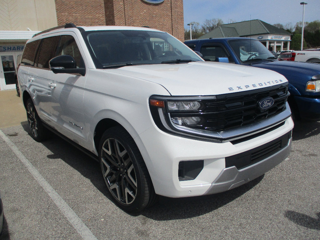 New 2026 Ford Expedition Platinum image 1