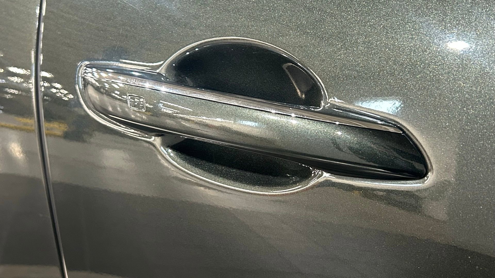 Used 2025 Genesis GV80 2.5T Standard image 15