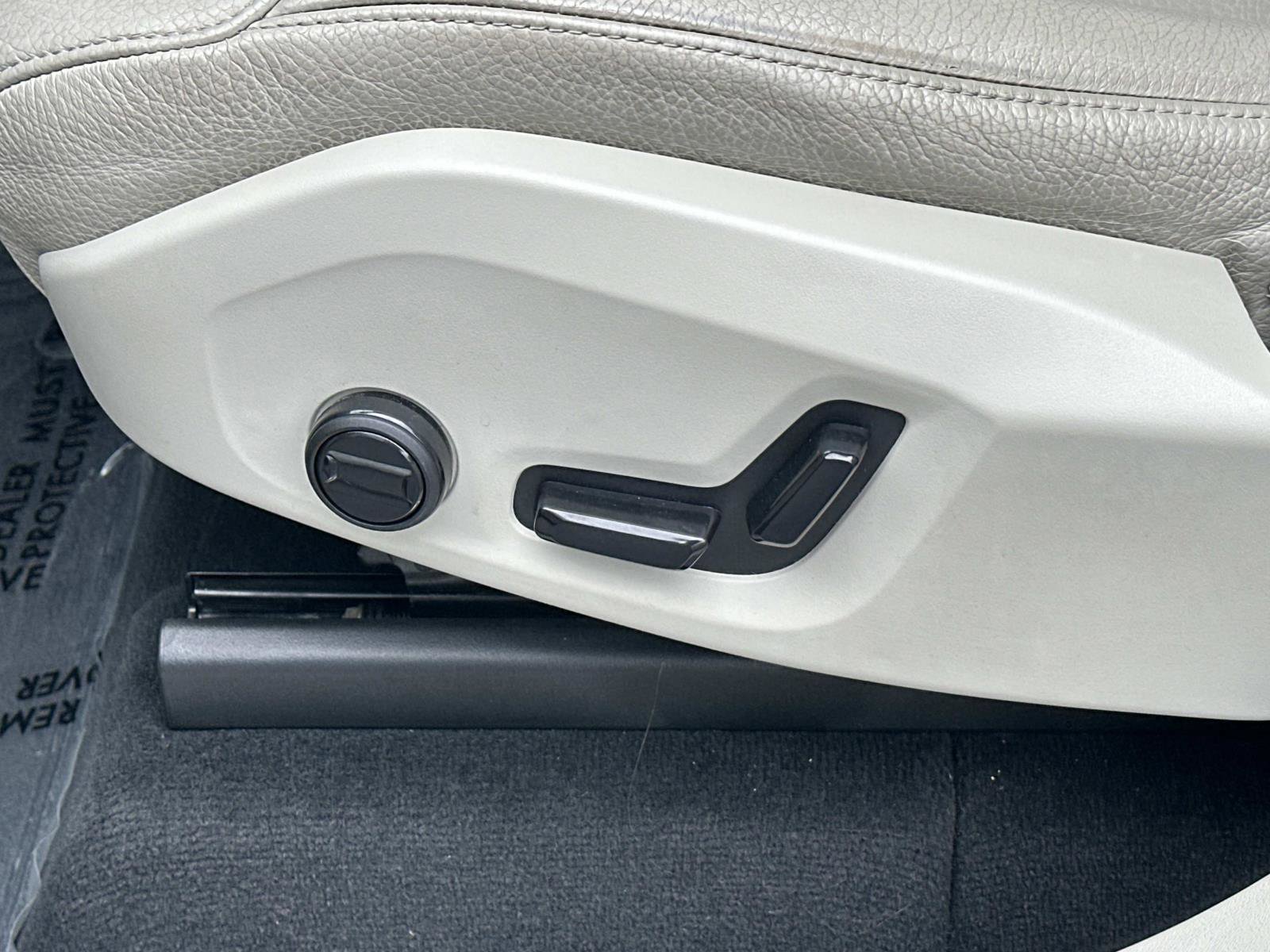 Certified 2023 Volvo XC90 B5 Plus image 18