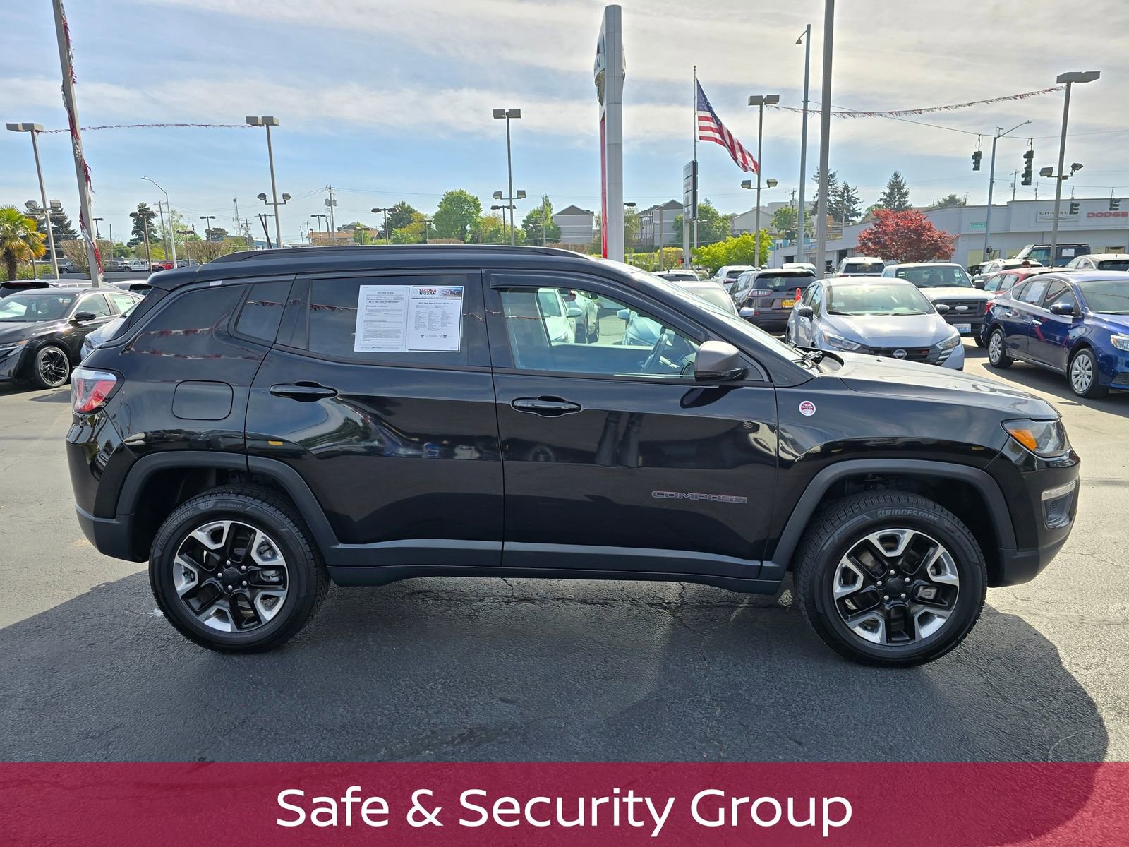 Used 2017 Jeep Compass Trailhawk w/ Leather Interior Group AWD/4WD image 7