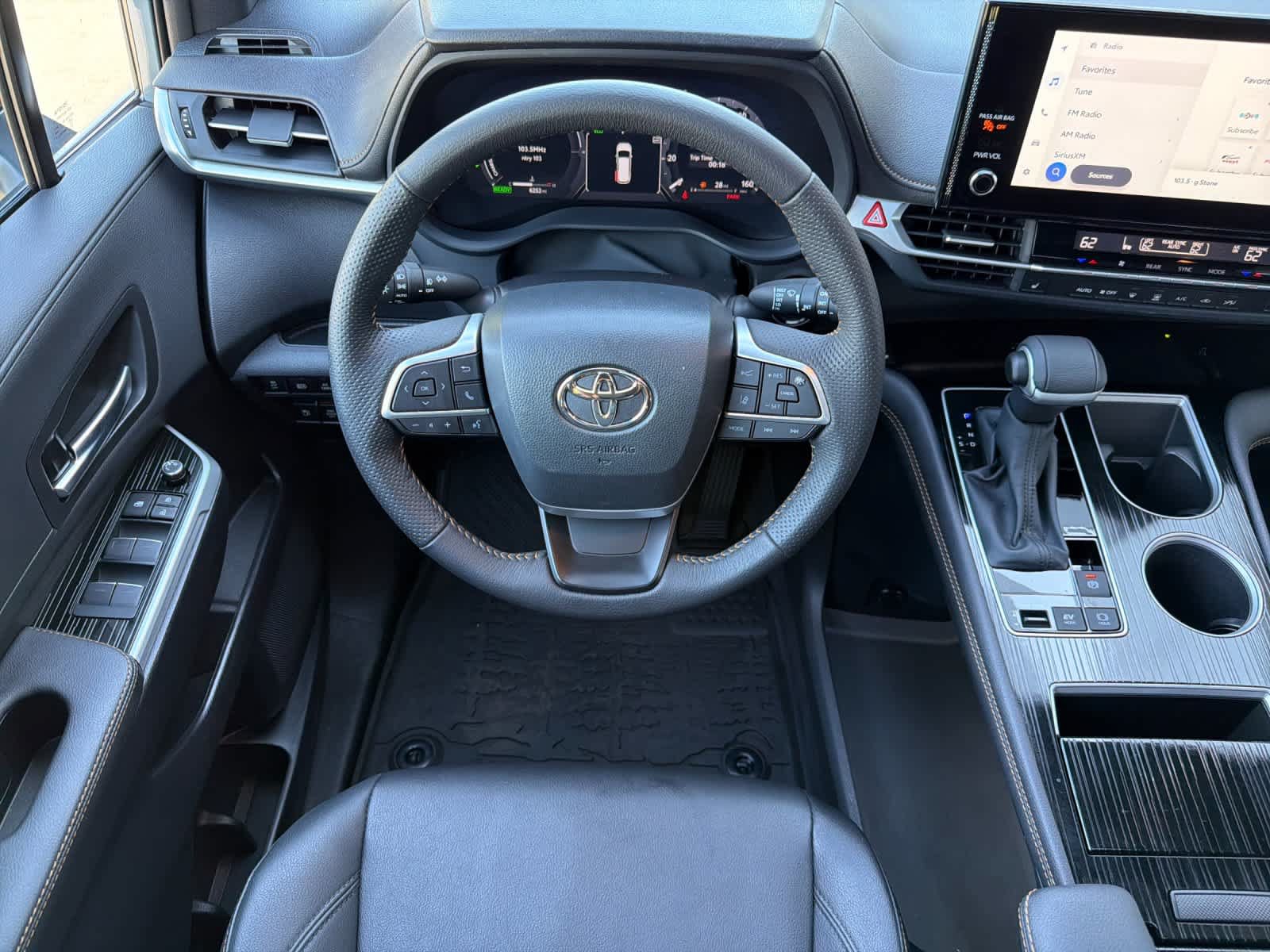 Used 2026 Toyota Sienna XLE Woodland Edition AWD/4WD image 14