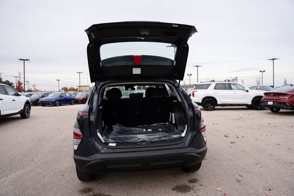 New 2026 Hyundai Kona SE image 10