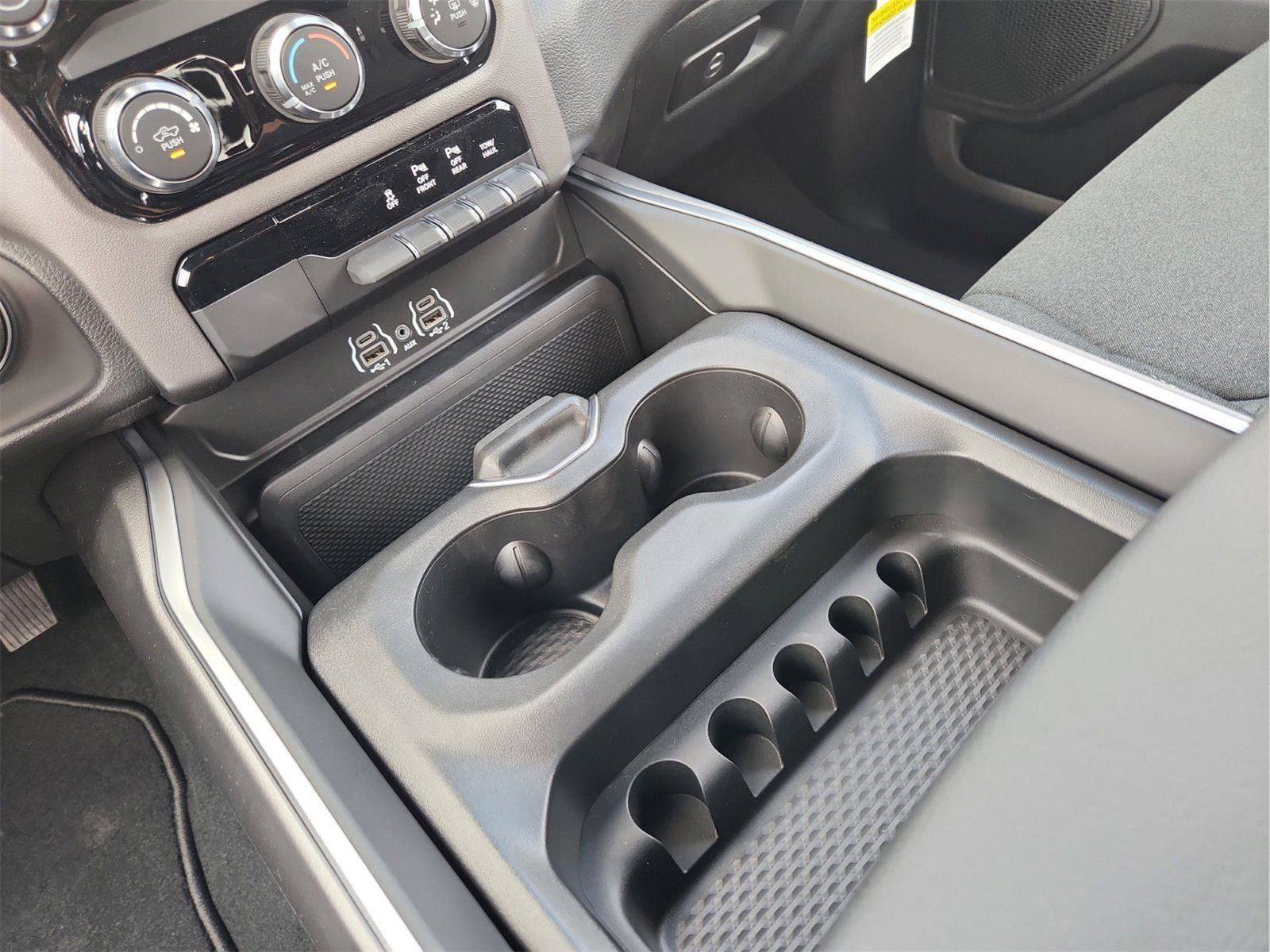 New 2026 RAM 1500 Express AWD/4WD image 21