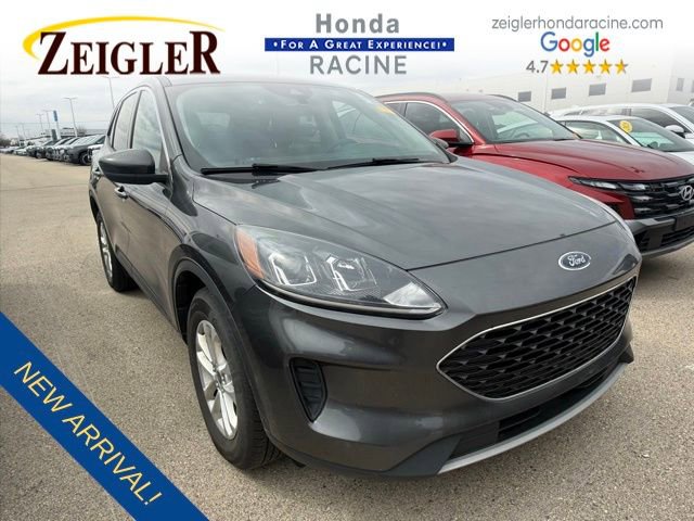 Used 2020 Ford Escape SE image 1