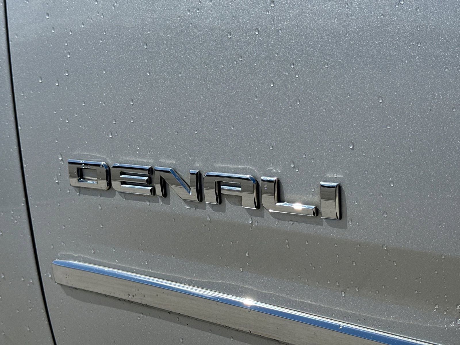 Used 2016 GMC Yukon Denali w/ Open Road Package AWD/4WD image 15