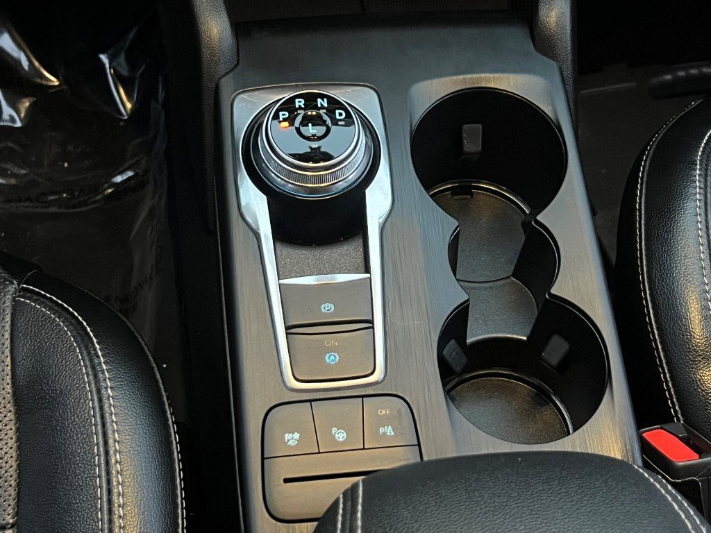 Used 2020 Ford Escape Titanium image 25