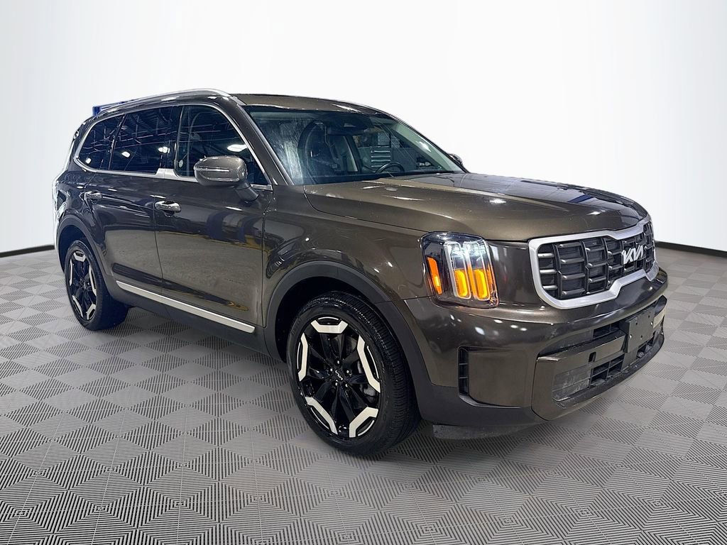 Used 2025 Kia Telluride S AWD/4WD image 4