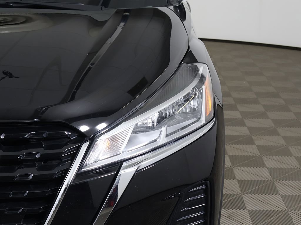 Used 2024 Nissan Kicks S image 11