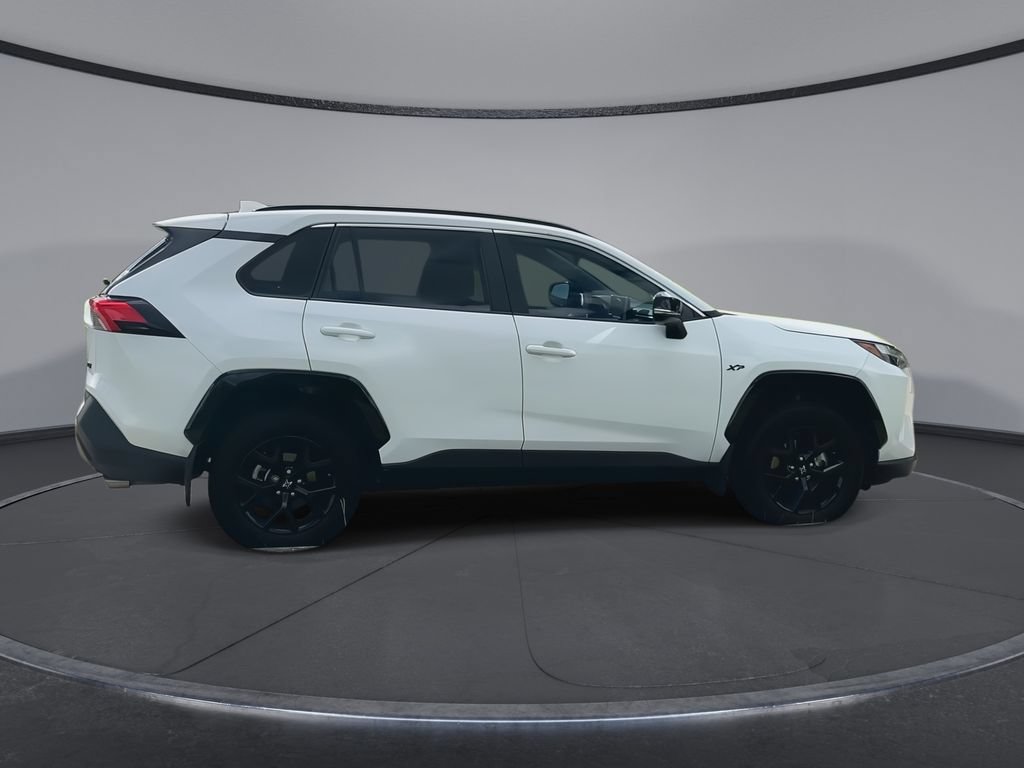 Used 2025 Toyota RAV4 XLE FWD image 9
