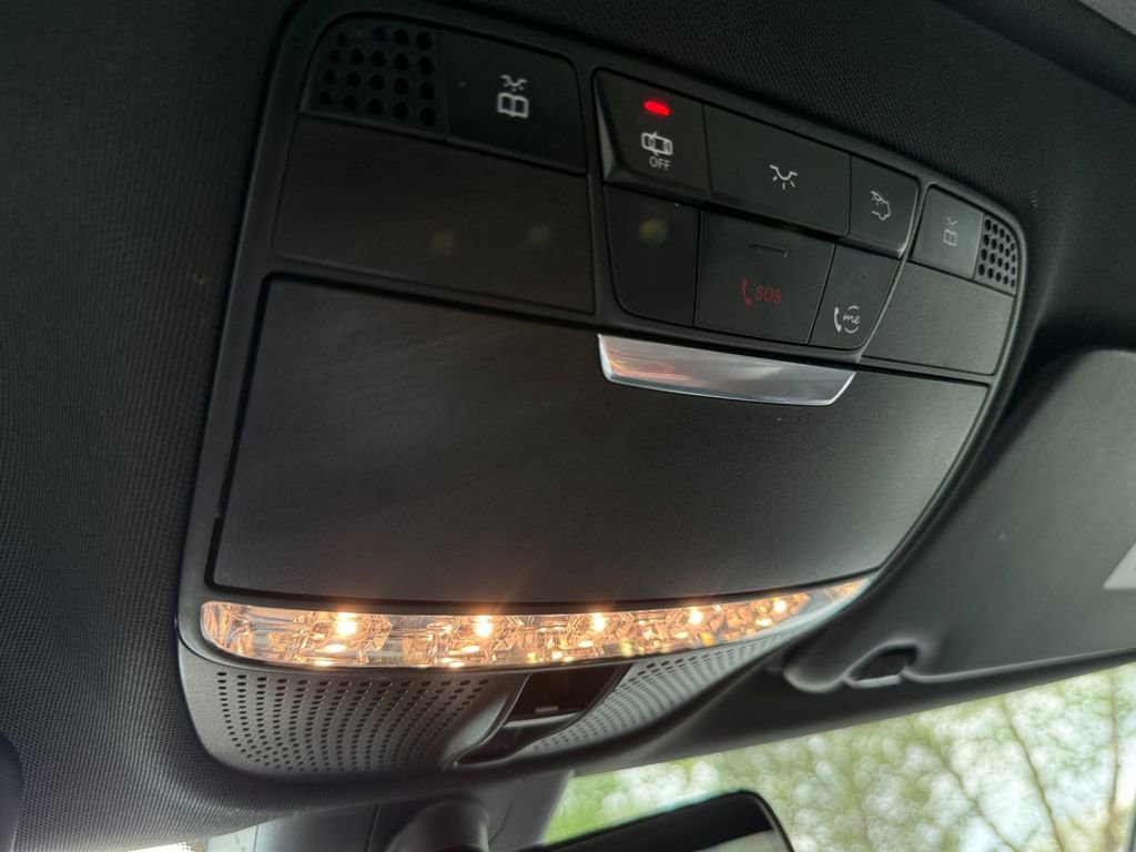 Used 2019 Mercedes-Benz C 300 4MATIC Sedan image 23