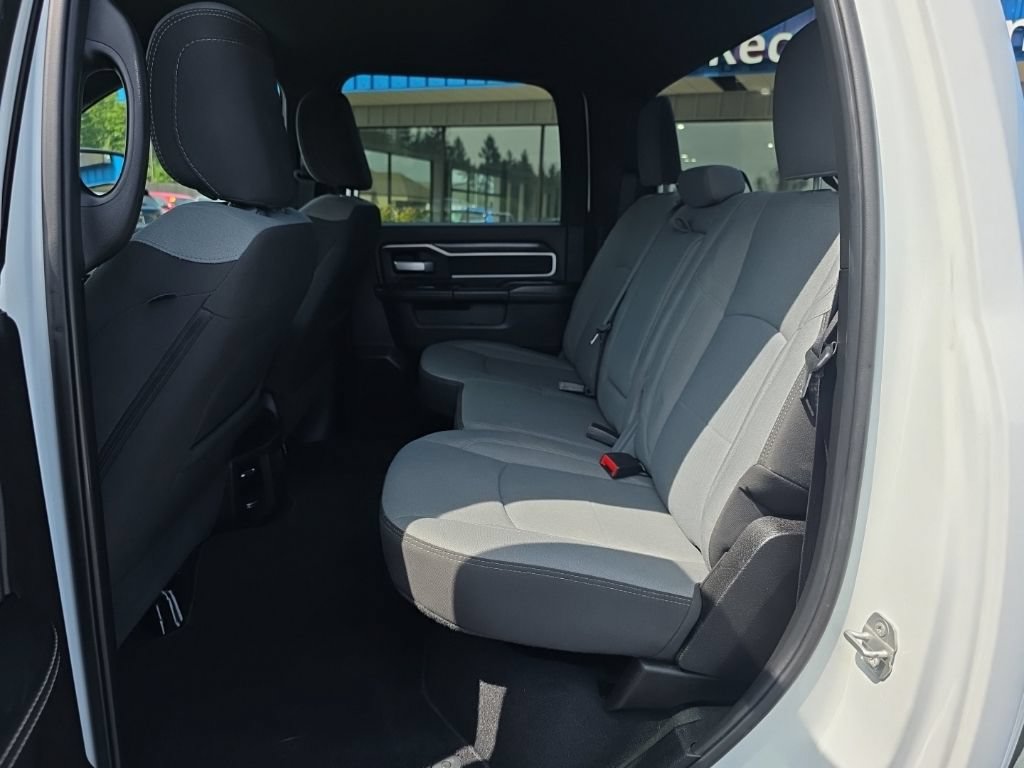 Used 2024 RAM 2500 Big Horn AWD/4WD image 30