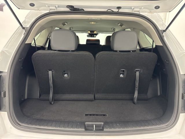 Used 2025 Kia Sorento S image 32
