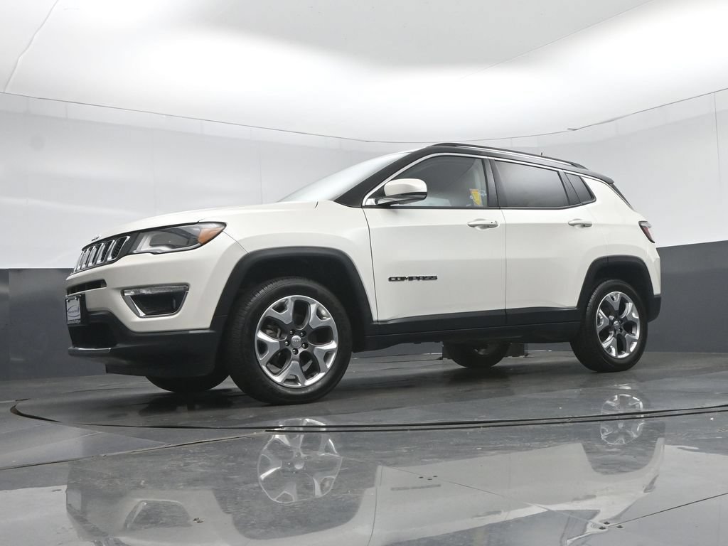Used 2020 Jeep Compass Limited w/ Premium Lighting Group AWD/4WD image 51