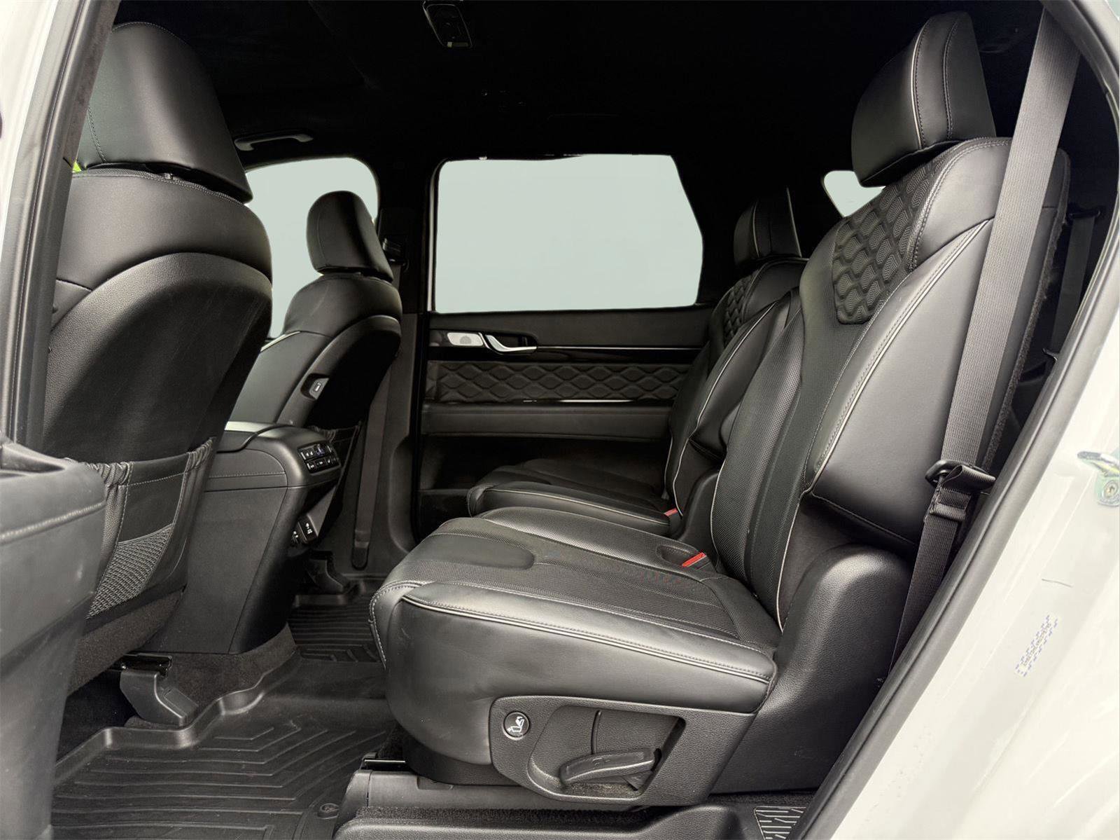 Used 2022 Hyundai Palisade Calligraphy image 19