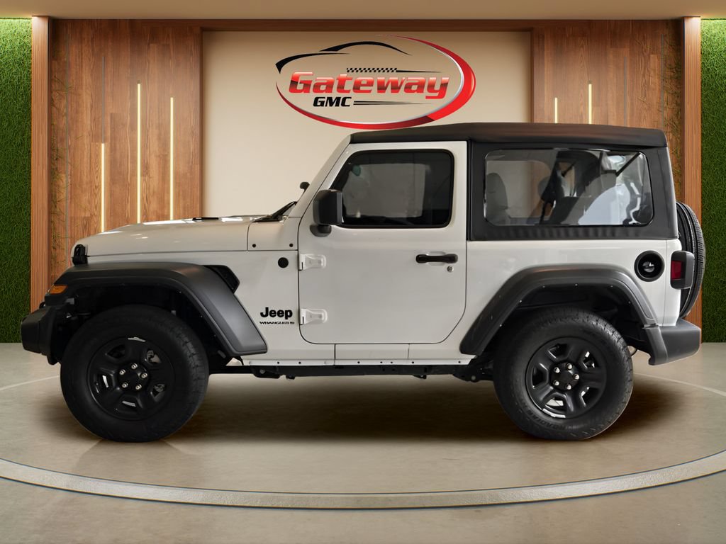 Used 2025 Jeep Wrangler Sport AWD/4WD image 4