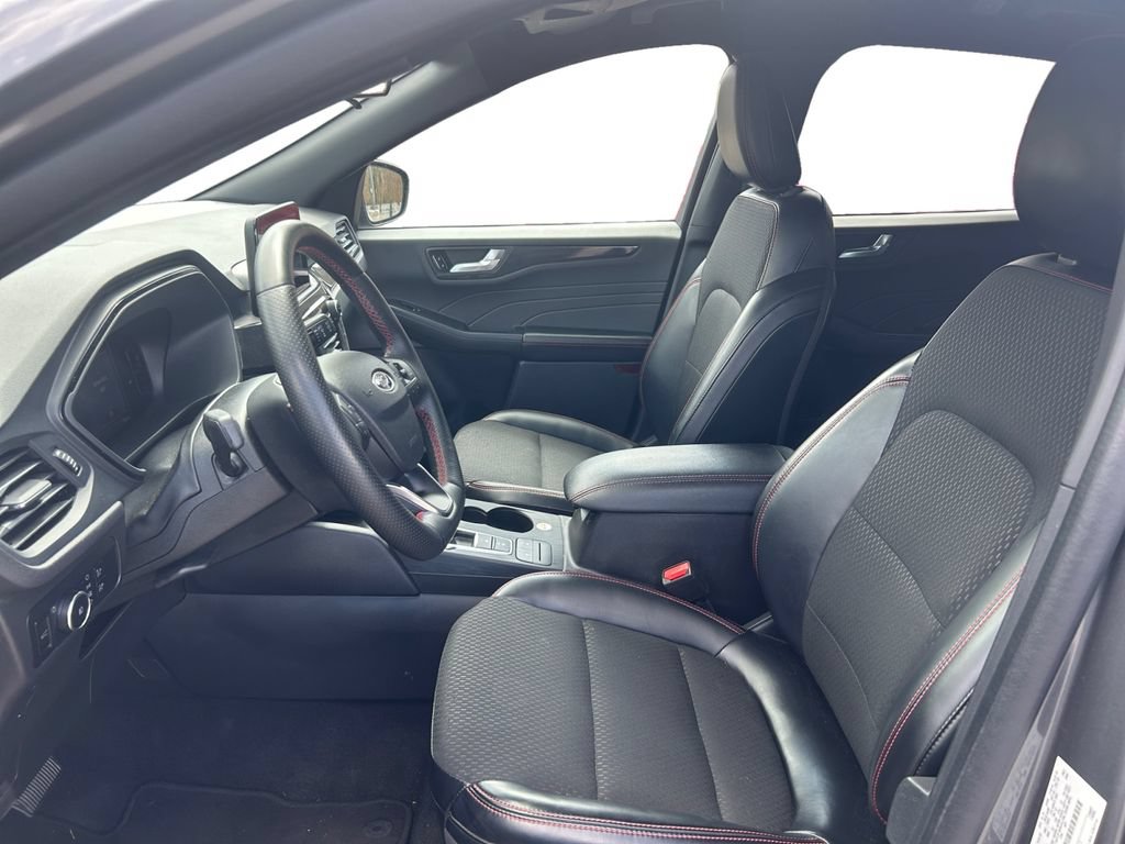 Used 2025 Ford Escape ST-Line Select AWD/4WD image 10