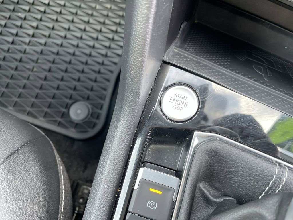 Certified 2024 Volkswagen Taos SE image 26