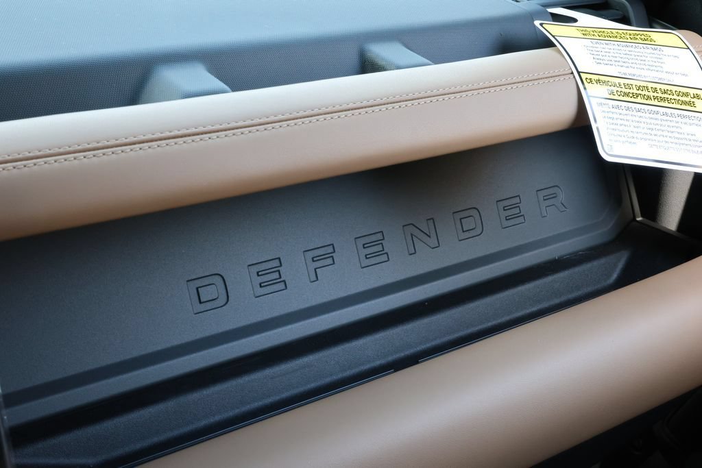 New 2026 Land Rover Defender 130 X-Dynamic SE AWD/4WD image 30