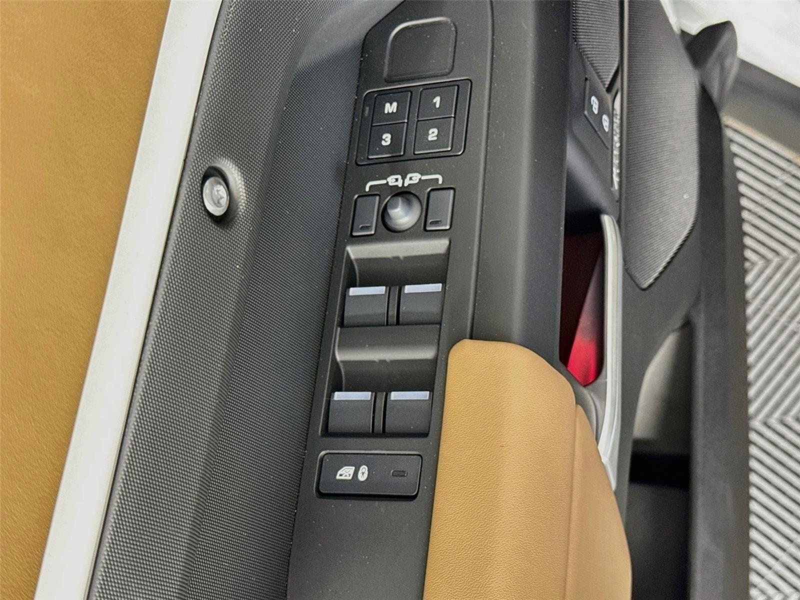 New 2026 Land Rover Defender 110 X-Dynamic SE AWD/4WD image 20